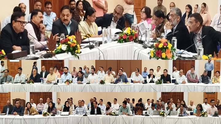 Union Secretary DoSEL reviews Education scenario in J&K